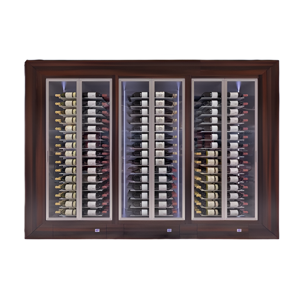 Découvrez la Cave à Vin Prestige PL90, un modèle robuste adapté aux amateurs comme aux professionnels en quête d'une solution de stockage fiable et de grande capacité. Elle combine volume généreux et fonctionnalités modernes pour une conservation optimale de vos bouteilles en pose libre, dans un environnement pratique et efficace.

Design étendu : Capacité pour jusqu'à 450 bouteilles, équipée de 40 étagères en bois pour un rangement structuré et facile d'accès.

Contrôle intuitif : Panneau tactile numérique permettant de régler la température entre 5°C et 22°C, adapté à divers types de vins.

Équipements pratiques : Système anti-vibration pour minimiser les perturbations, maintien de l'humidité, ventilation avec filtre à charbon pour une circulation d'air optimale, éclairage intérieur pour une bonne visibilité, et connectivité pour un monitoring à distance.

Silence et performance : Niveau sonore à 32 dB, classe énergétique F, sans roulettes ni pieds ajustables pour une installation stable et fixe.

Sécurité élémentaire : Porte réversible sans verrouillage spécifique, pour une utilisation quotidienne sécurisée.

Pourquoi la Cave à Vin Prestige PL90 ?

Avec son poids de 107 kg, elle offre une construction solide et des options essentielles pour préserver vos vins, que ce soit pour un stockage prolongé ou une consommation régulière. Disponible en blanc, elle s'intègre sans difficulté dans différents environnements, idéale pour ceux qui priorisent la capacité et la fiabilité sans superflu.

Modèle : PL90 – Référence : XY 9276 AB – Garantie : 2 ans.